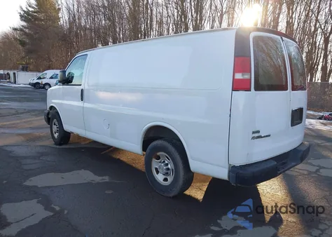 2010 Chevrolet Express 2500 Work Van z USA, uszkodzony, nr VIN 1GCZGFBA2A1179102